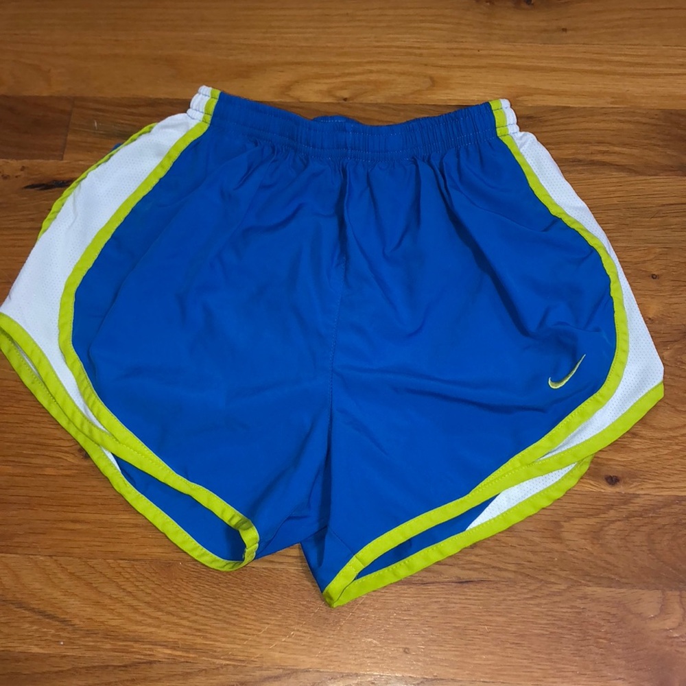 nike women’s dri fit tempo shorts